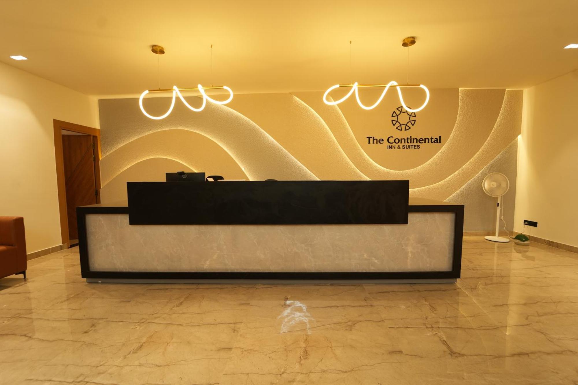 The Continental Inn & Suites Майсуру Екстер'єр фото